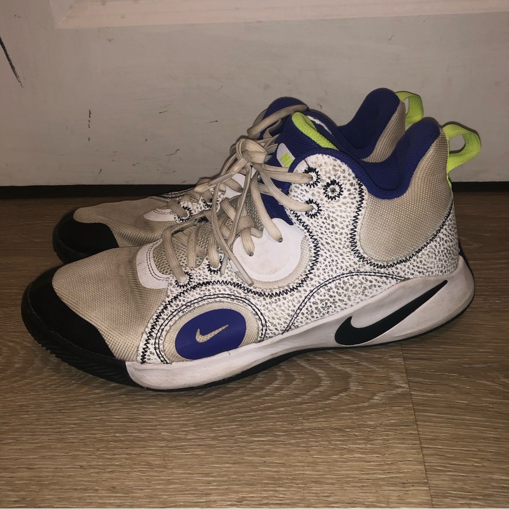 Nike mens high top’s basketball sneakers size 8